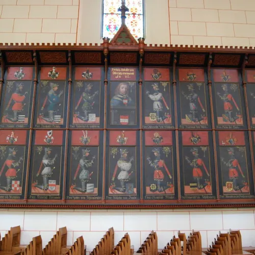 1280px-Seitenaltar_Königsfelden.jpg